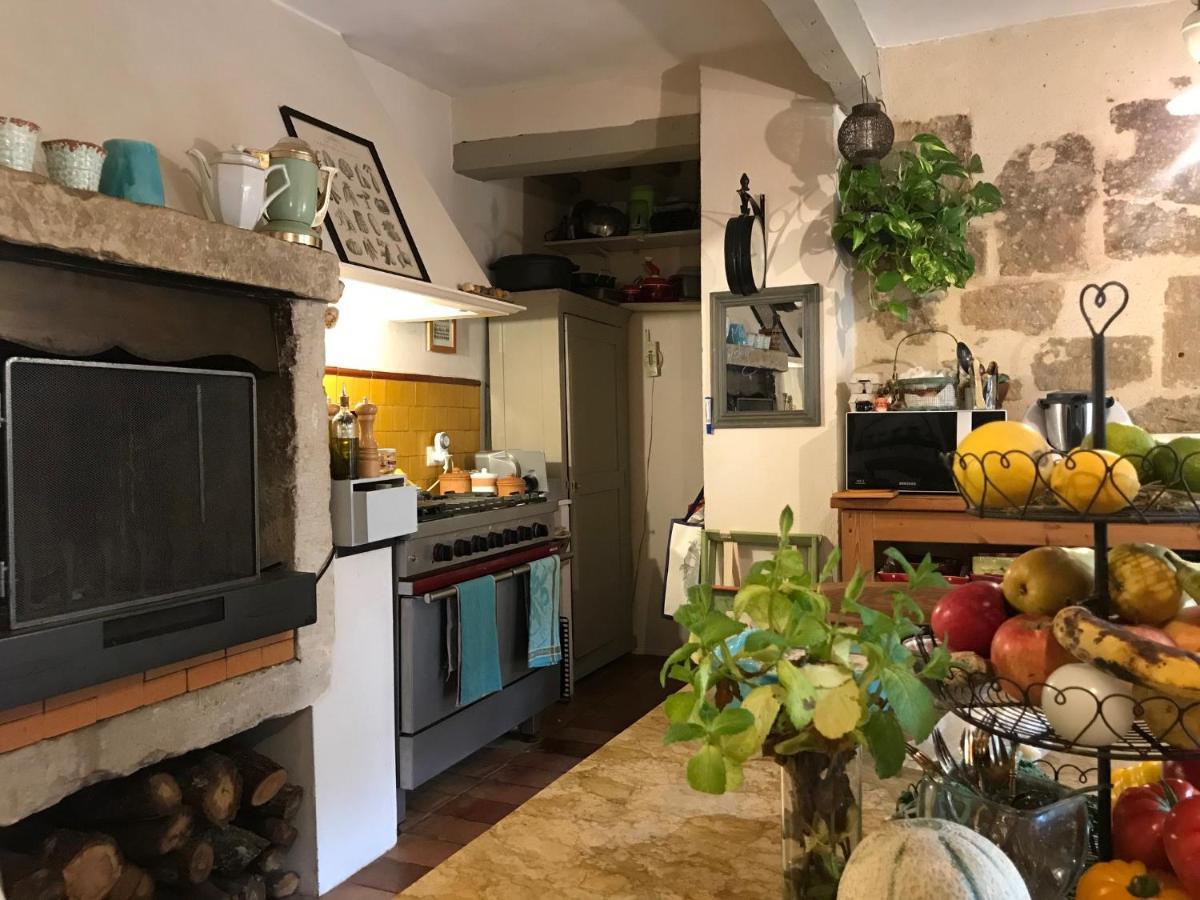 Bed and Breakfast Les Aiguieres En Provence Suze-la-Rousse Exterior foto