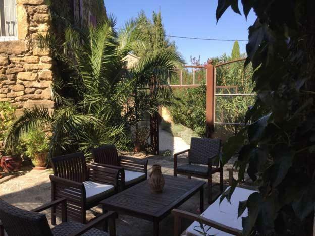 Bed and Breakfast Les Aiguieres En Provence Suze-la-Rousse Exterior foto