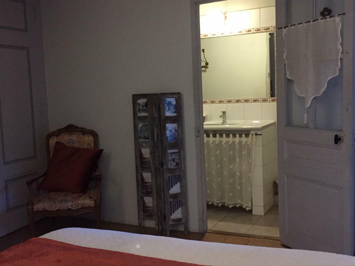 Bed and Breakfast Les Aiguieres En Provence Suze-la-Rousse Exterior foto